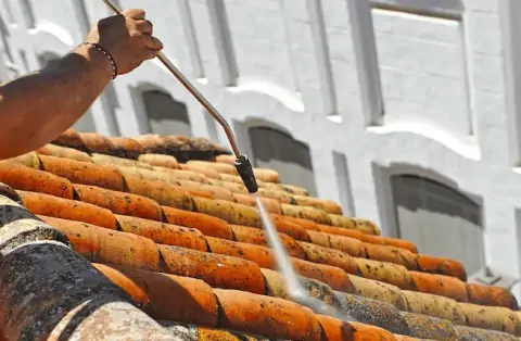 Nettoyage de toitures - Le Bourg d'Hem